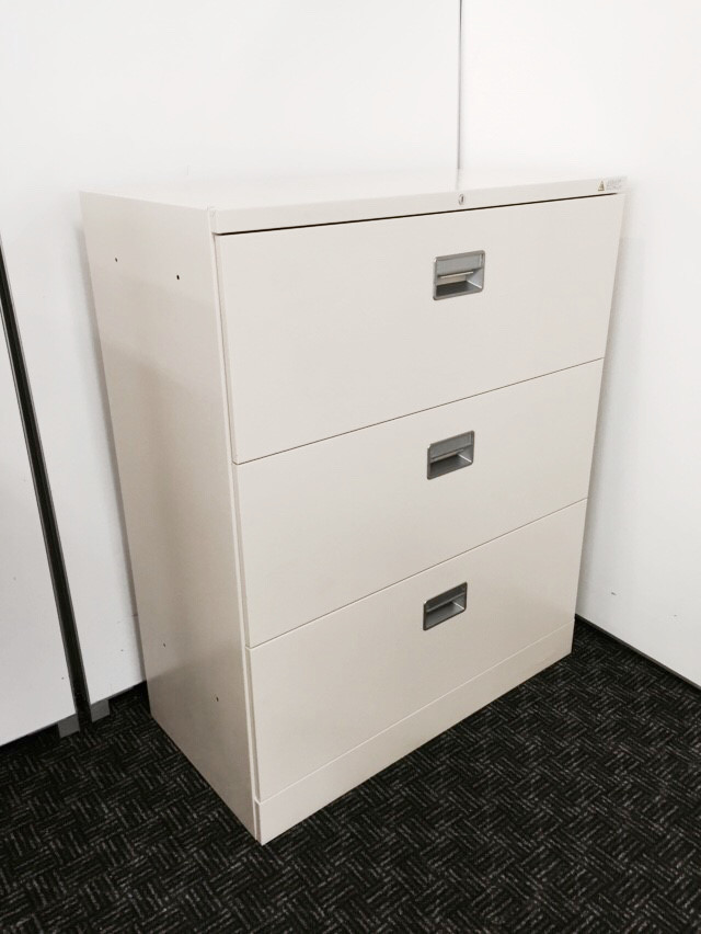 大容量の引き出しタイプ書庫が入荷！鍵付で、A4ファイルの大量収納が可能で御座います！
                        42
                                    中古
            