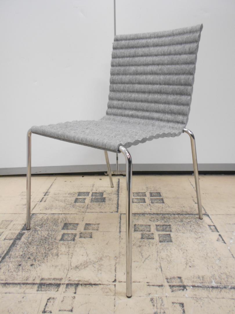 休憩室や待合室にいかがでしょう。オフィスらしくないスタッキングチェア入荷しました
                        
                                    中古
            