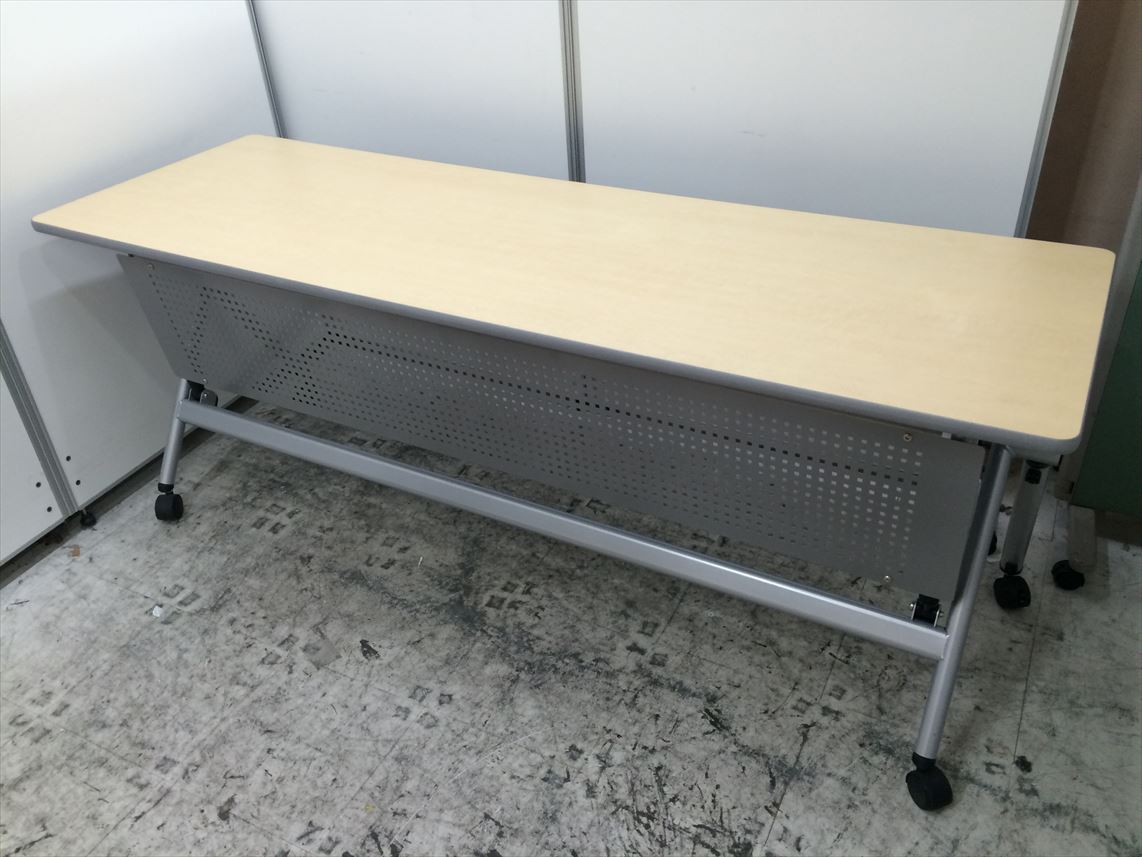 【会議用テーブル4台入荷】サイドスタックテーブルＷ1800　キャスター付　折り畳み可能なため、収納に便利　
                        
                                    中古
            