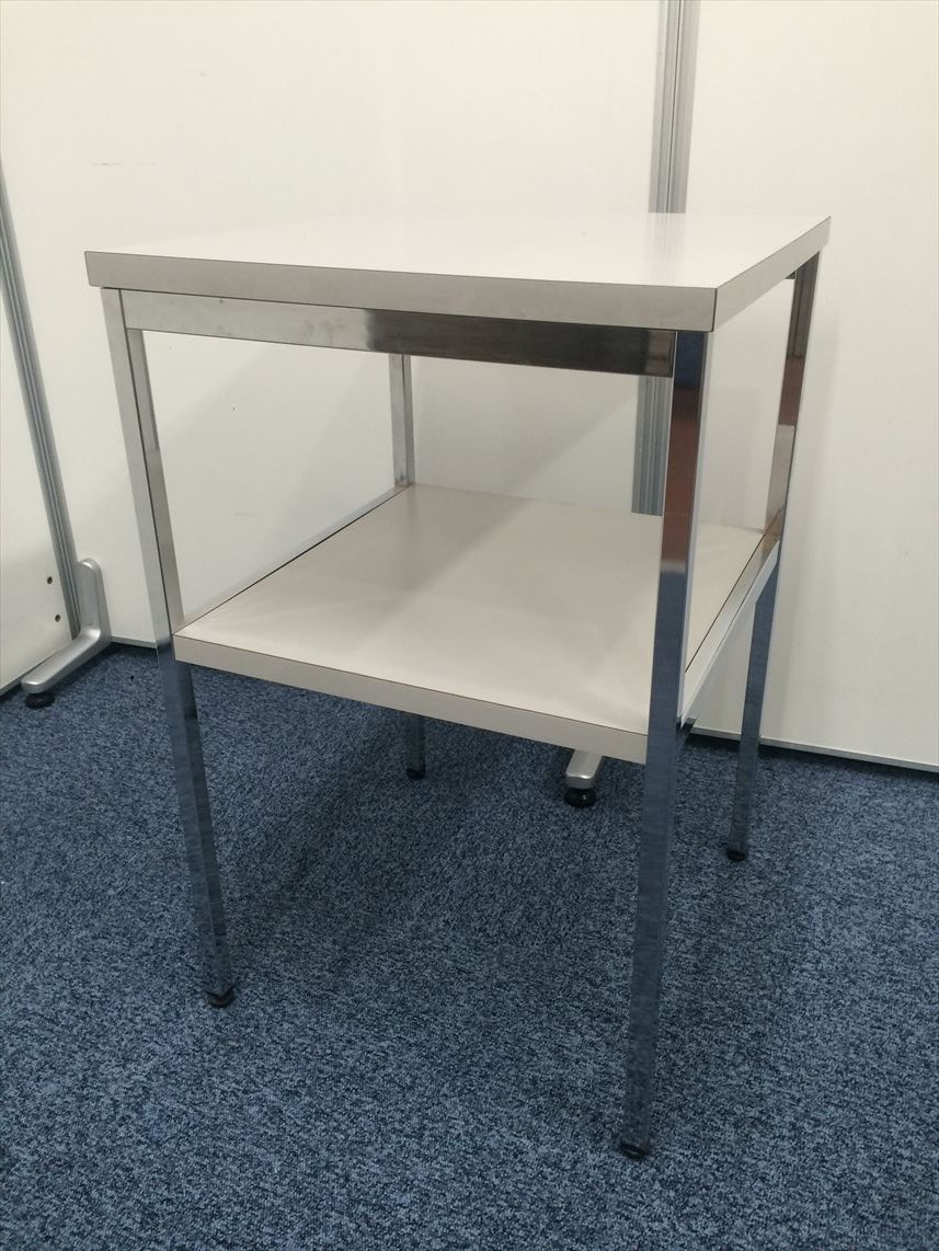 【会議室などの片隅に】電話台　ちょっとした小物置きに便利です。
                        
                                    中古
            