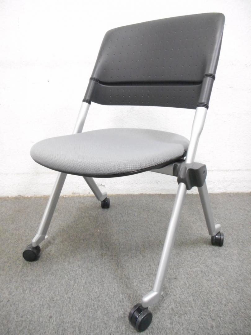 ■ネスティングチェア ■オカムラ　LITA ■グレー・キャスター付【垂直・水平2パターンのスタッキング対応！】
                        リータ
                                    中古
            