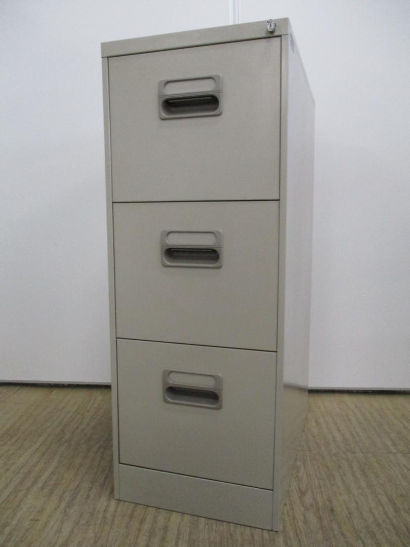 3段式のファイルキャビネット（鍵付き）
                        
                                    中古
            