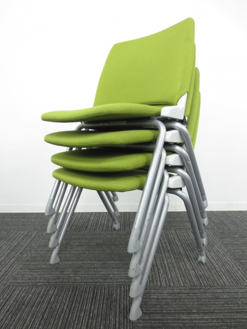 【会議用チェア】スタッキングチェア　内田洋行　グリーン　垂直にチェアを重ねる上下スタッキング、水平方向に重ねるスライドスタッキングの両方に対応。【相模原・町田店】
                        
                                    中古
            