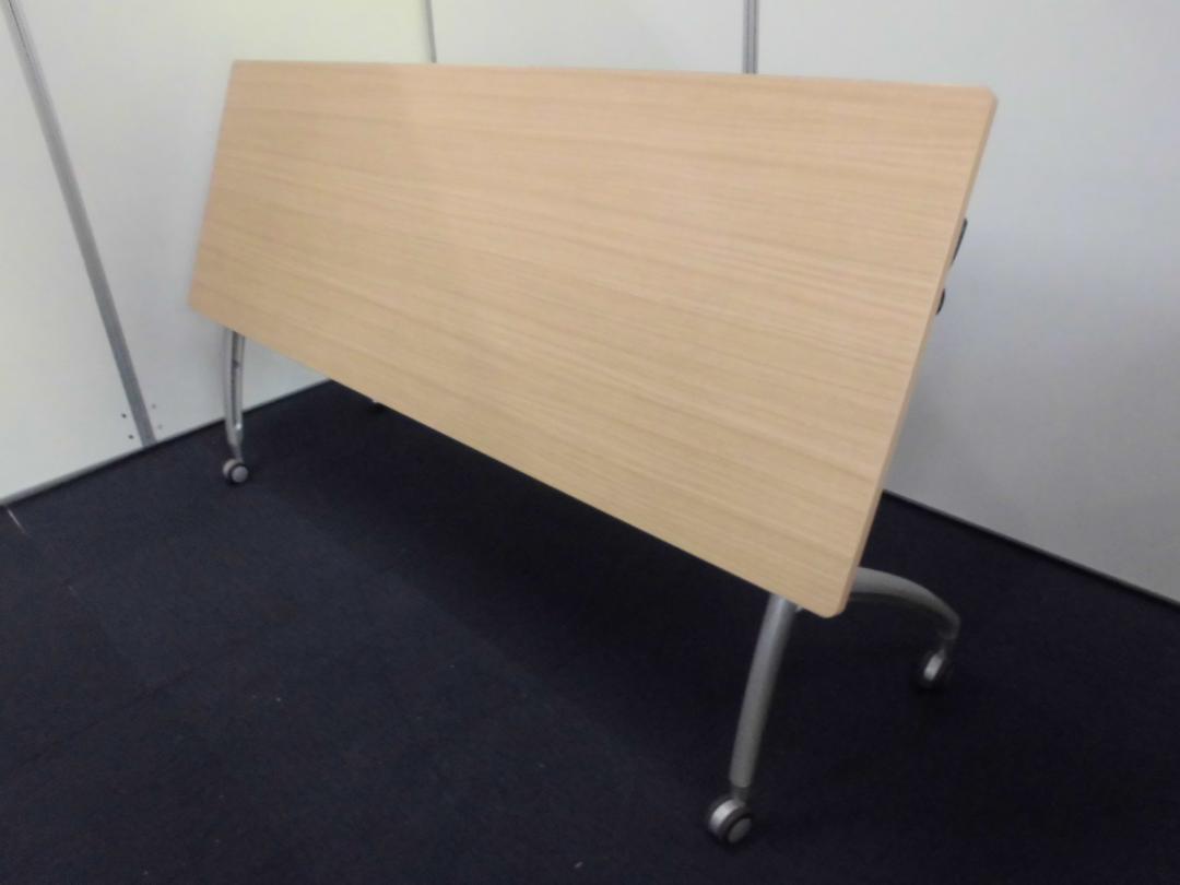 【幅1800mmナチュラル天板】イトーキ製 ｜状態良好サイドスタックテーブル【会議用】
                        
                                    中古
            
