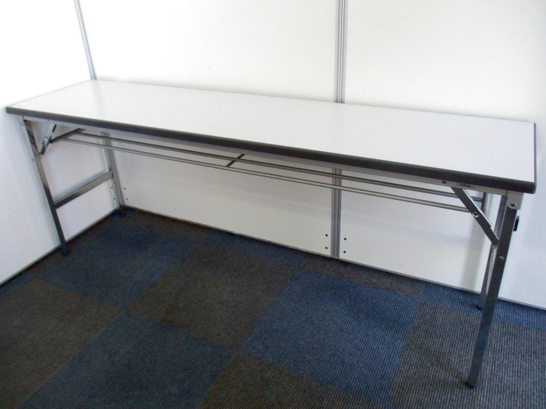 【人気商品が1台のみ入荷!!】折り畳め収納にも便利です!!【天板ホワイト色!!】Nu
                        
                                    中古
            