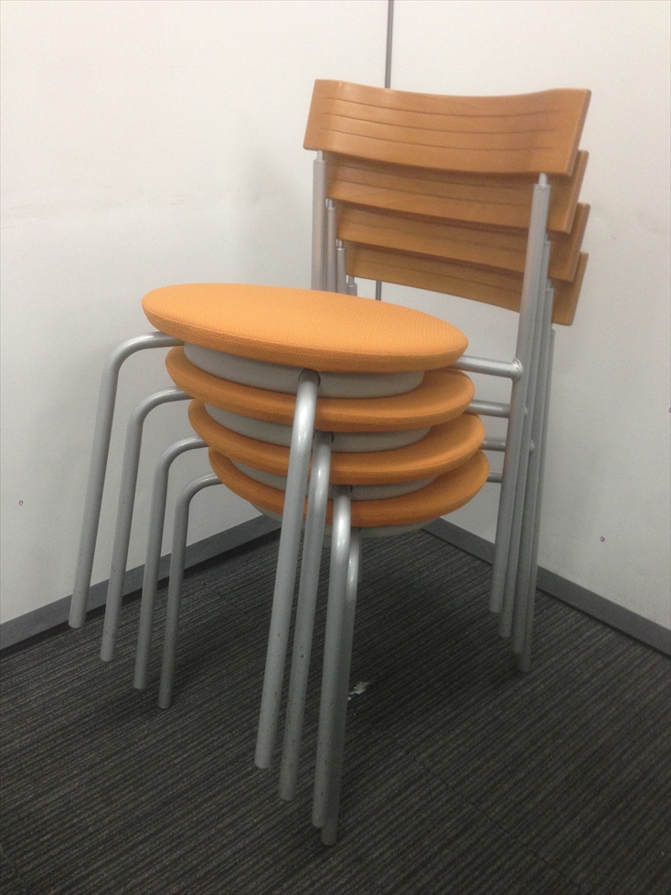 【スタッキングチェア】コクヨ製【アテーザチェア】4脚セットです
                        アテーザ
                                    中古
            