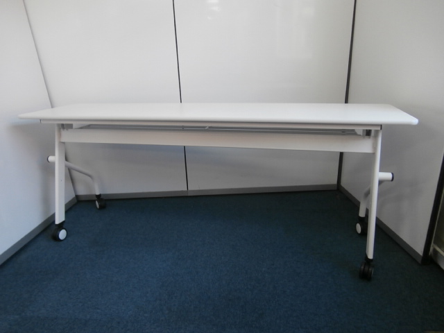 【２台限定！！ホワイト色のサイドスタックテーブル入荷！！！】
                        
                                    新古品
            