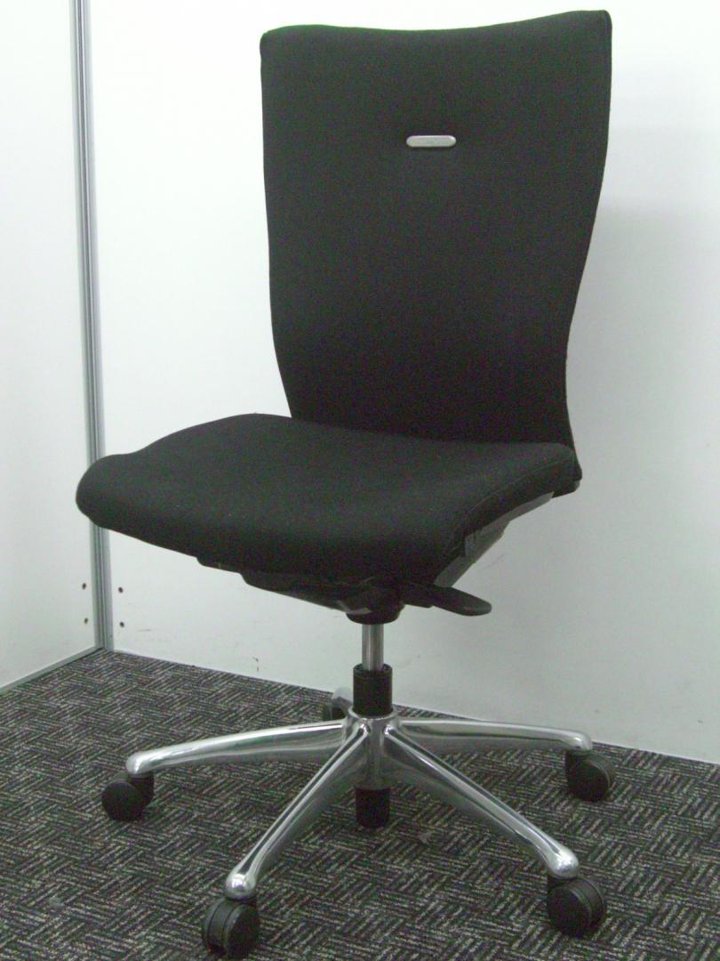 【４脚入荷！】■オフィスチェアの大王道オカムラのフィーゴチェア！■シームレスですっきりデザイン
                        フィーゴ
                                    中古
            