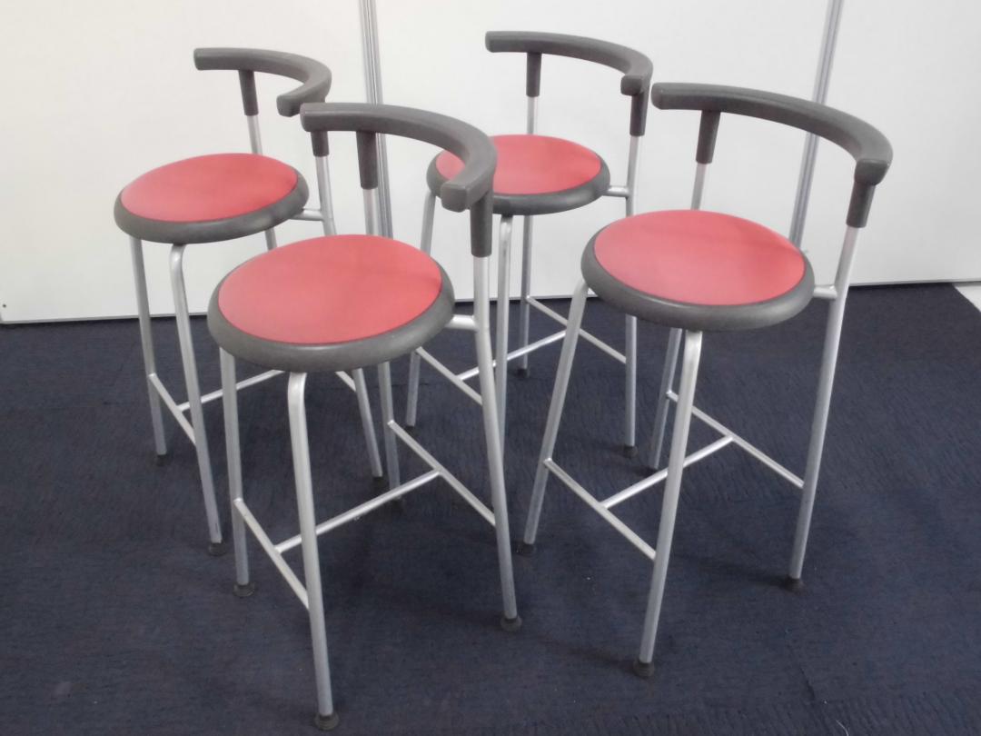 【お得な！4脚セット！】イトーキ製｜カウンターチェア｜用途はいろいろ！！
                        
                                    中古
            