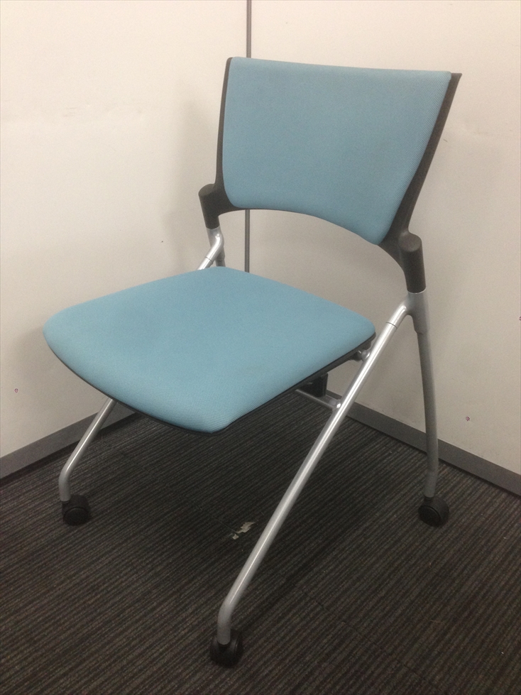 【スタッキングチェア】　イトーキ(itoki)　【マノスチェア】　肘付　【事務椅子】
                        マノス
                                    中古
            