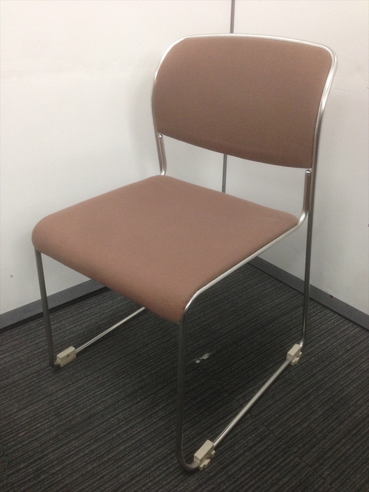 【スタッキングチェア】　オカムラ(OKAMURA　)8113シリーズ　肘付　【事務椅子】
                        
                                    中古
            