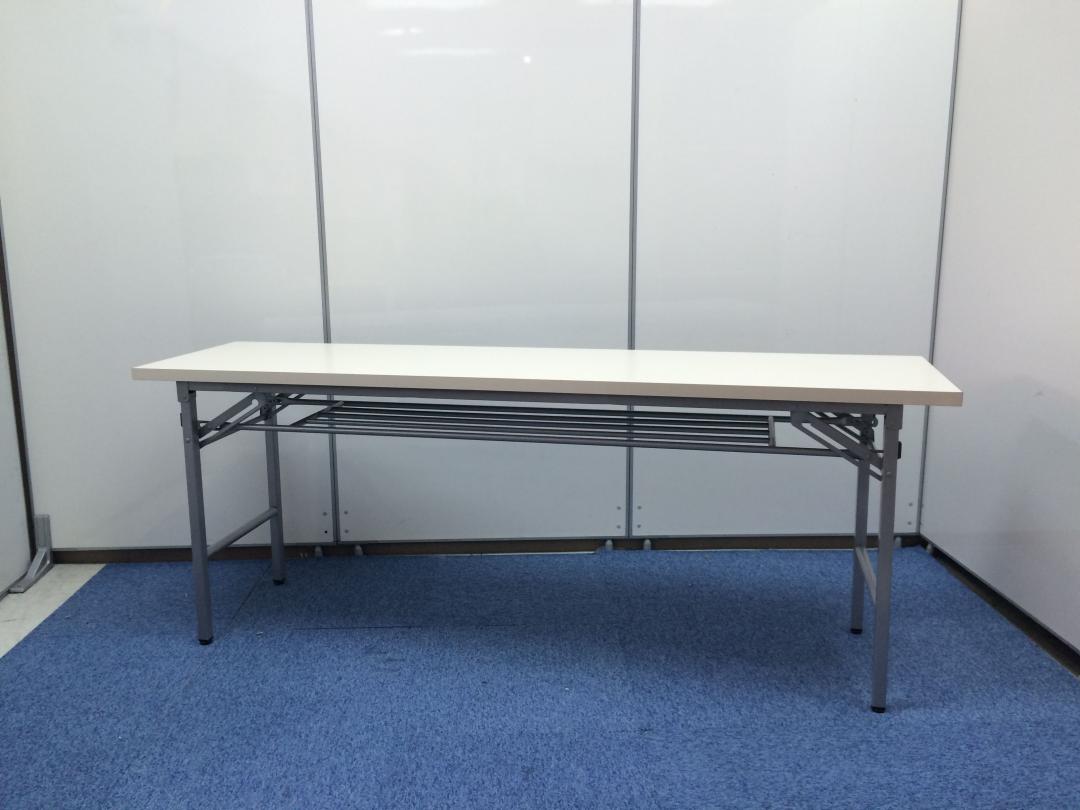 【お得な価格で】スタンダードな折り畳みテーブル。
                        
                                    中古
            