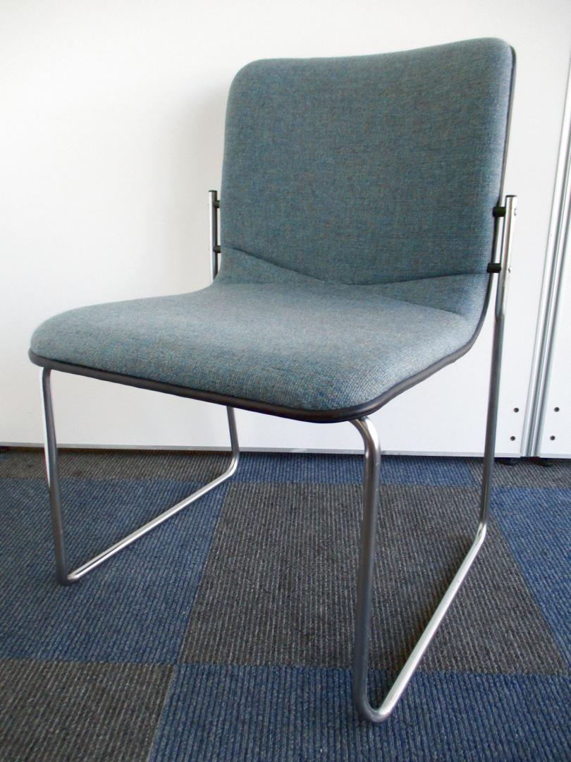 【厚めのクッションがGOOD!!】重ねて収納もできます!!【4脚まで重ねられます!!】Nu
                        
                                    中古
            