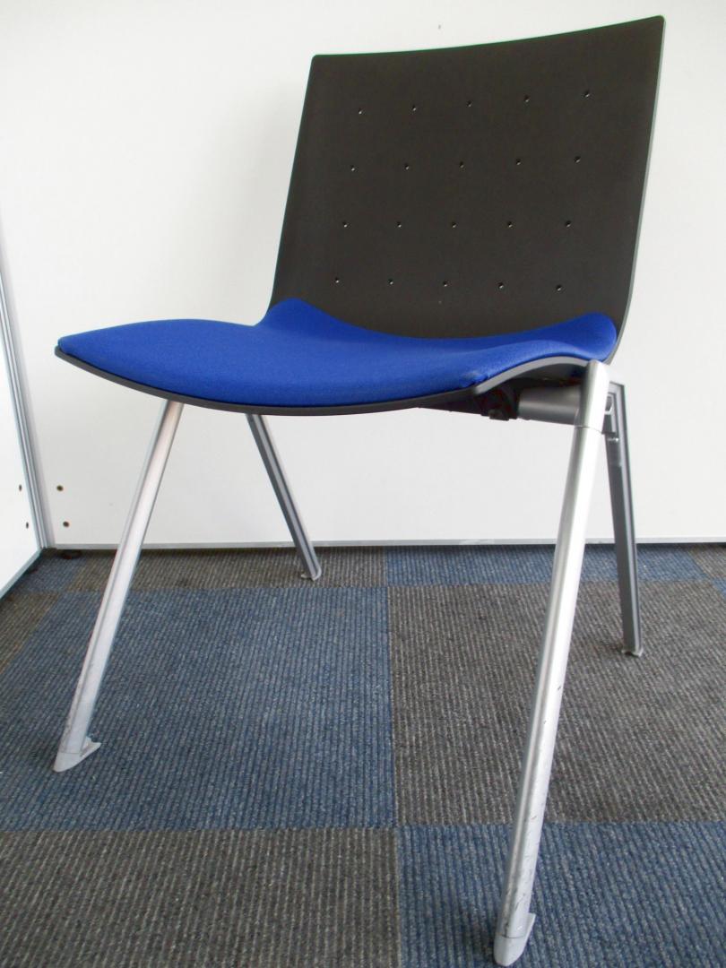 【業界最軽量のミーティングチェア!!】収納も便利、重ねて収納可能!!【14脚揃います!!】Nu
                        ＭＸ－２５０
                                    中古
            