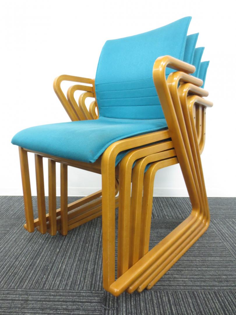 【4脚セット】【木製フレームの会議用チェア】コクヨ製　グリーン　会議室と多彩にご利用できます。【相模原・町田店】
                        
                                    中古
            