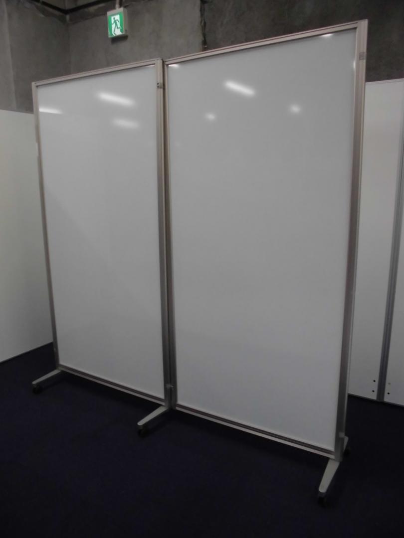 【2つ折りホワイトボード パーテーション】W1810×H1850｜キャスター付き
                        
                                    中古
            