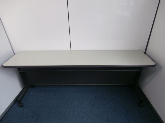 【２台限定商品！！サイドスタックテーブル！！】
                        
                                    中古
            