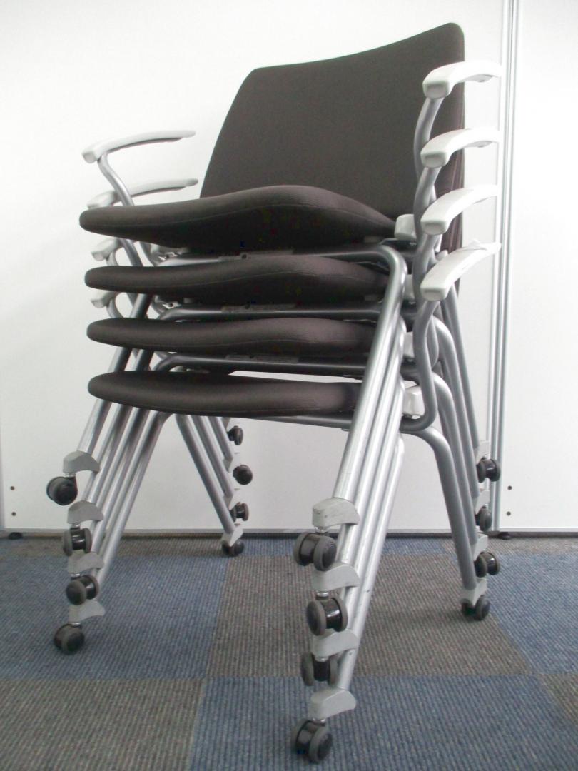 【お得なセット商品!!】2種類の収納の仕方がございます!!【会議用にオススメです!!】Nu
                        
                                    中古
            