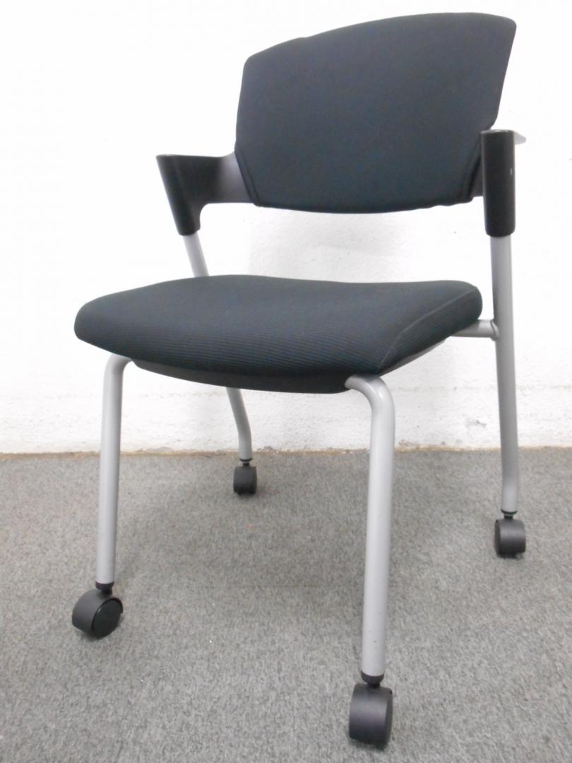 【最後の1脚！値下げ】■プロッティチェア ■ブラック・アーム付 ■コクヨ製 スタッキングチェア【キャスター付】 ■【KOKUYO Protty】【会議用イス】　
                        プロッティ
                                    中古
            