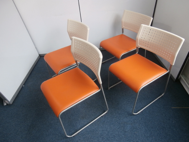 【１セット限定！！スタッキングチェアの入荷です！！】
                        
                                    中古
            