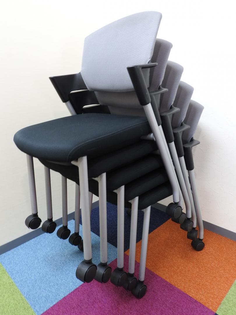 5脚セット【会議チェアでも快適な座り心地を】■キャスタータイプ■丁度いい大きさの肘かけで休憩と白熱する会議と使い分け	【RP】
                        プロッティ
                                    中古
            