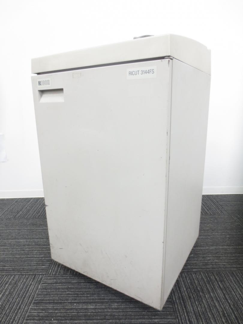 【希少品】【最大裁断枚数20枚！】 【OAシュレッダー】【リコー】【RICUT　3144FS】【クロスカット】【マイナンバー対策に是非！】【相模原・町田店】 
                        
                                    中古
            