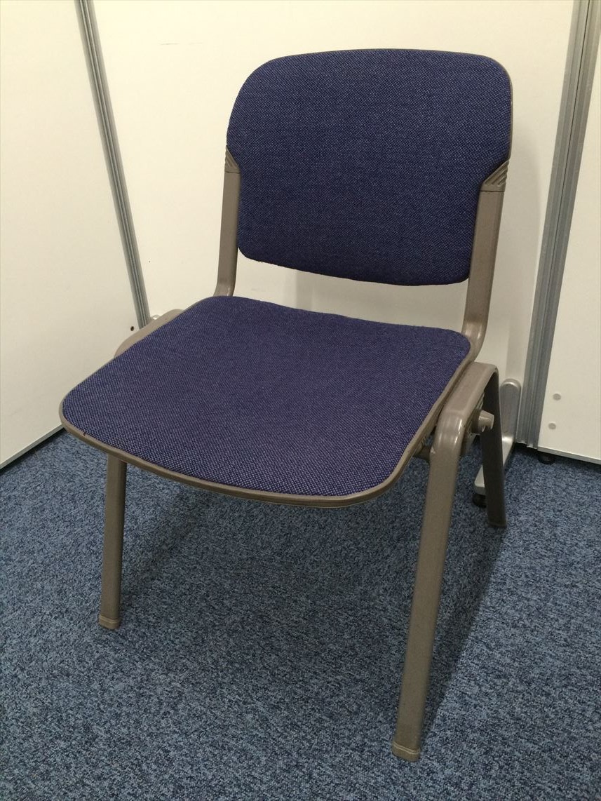 【４脚】汚れの目立ちくいスタッキンチェア
                        
                                    中古
            