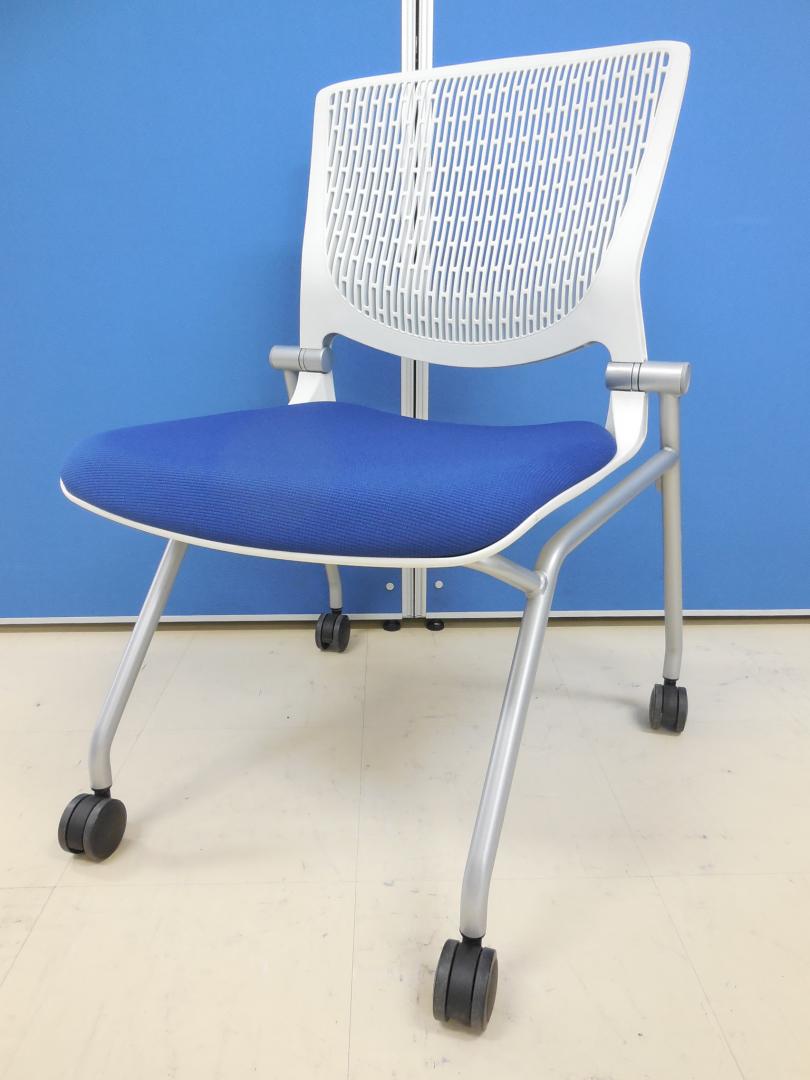 【14脚入荷！！】岡村製作所 グラータ(Grata)チェア■Blue Sky Blue■軽快なデザインと機能性を実感下さい！【中古オフィス家具】　
                        グラータ
                                    中古
            