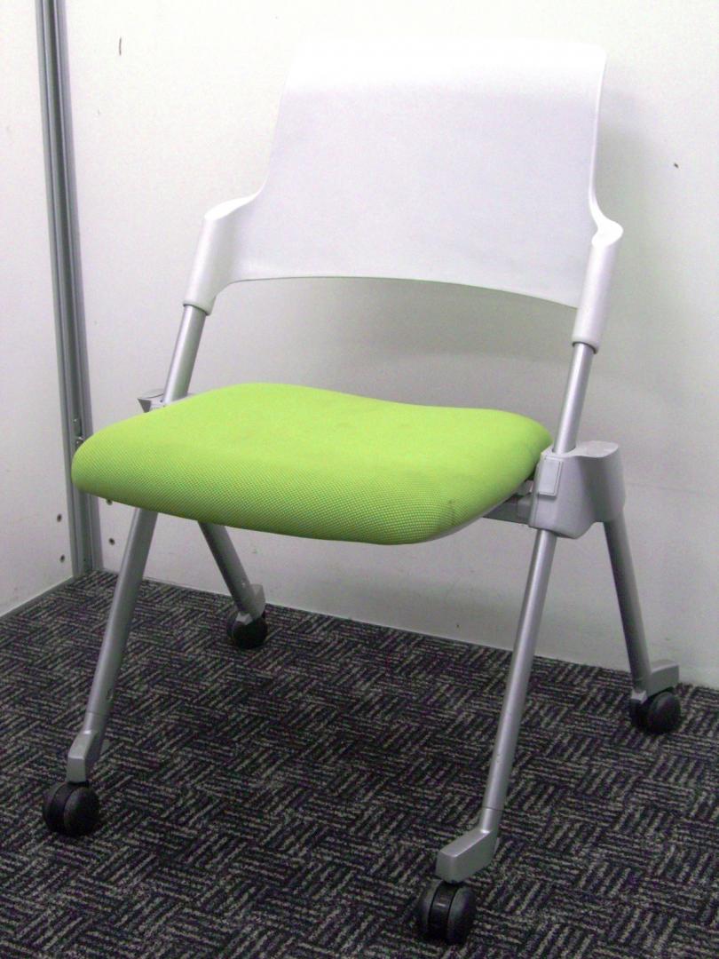 【2脚入荷】■コクヨ製のネスティングチェア■色は鮮やかなイエロー！■重ねることもできます
                        
                                    中古
            