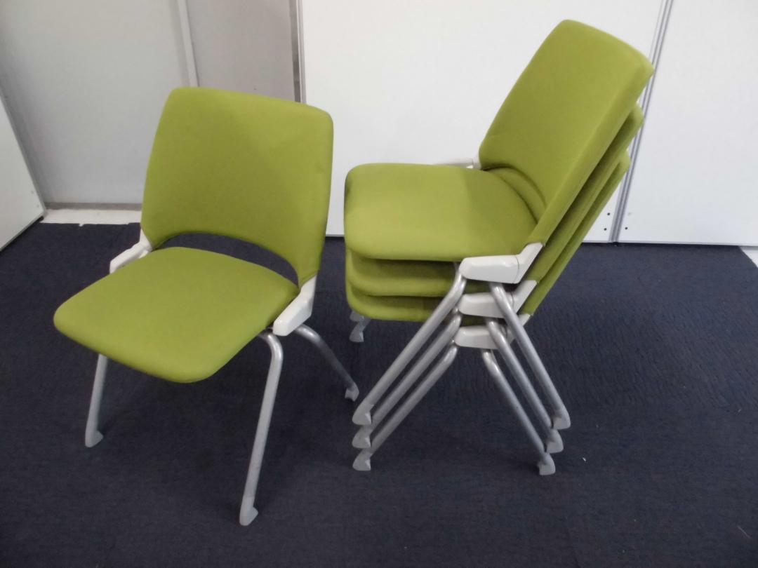 【平行・垂直2ウェイ収納！】内田洋行｜スタッキングチェア4脚セット(キミドリ)
                        
                                    中古
            