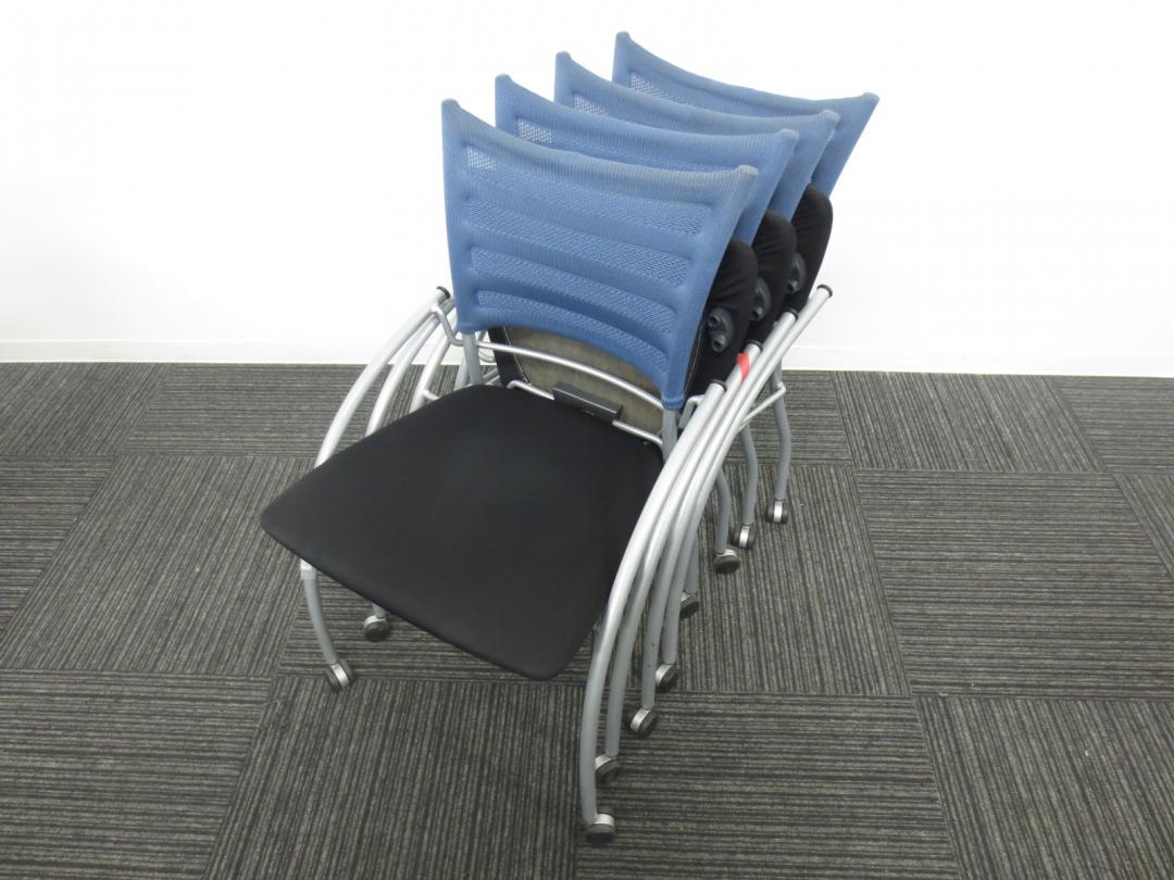 【4脚セット】【会議用チェア】背面がおしゃれなミーティングチェア入荷致しました■イトーキ製　■プリエ２【キャスター付き】【相模原・町田店】 
                        プリエ2
                                    中古
            