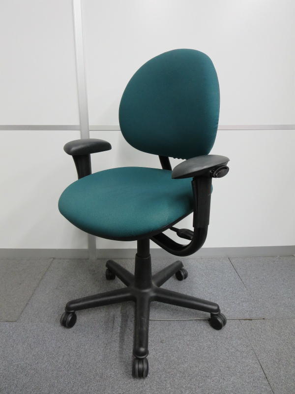 【緊急値下げ！！】■スチールケース製　クライテリオンチェア【可動肘・グリーン】■川崎店ロット入荷商品！【Steelcace　Criterion】
                        クライテリオン（Criterion）
                                    中古
            