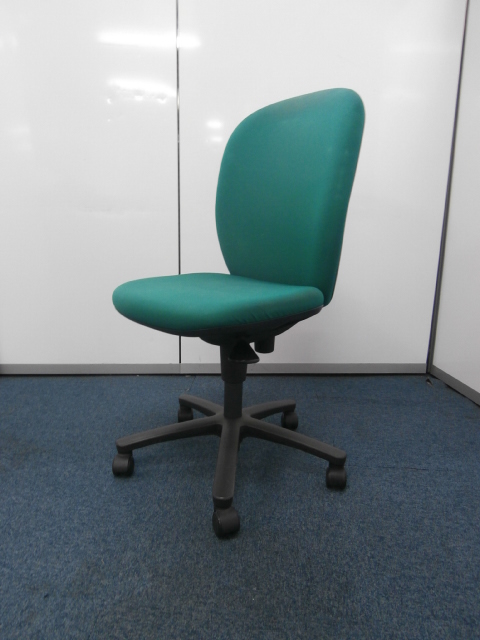 【２０脚！入荷！】背もたれのクッションが快適！グリーンが鮮やか!!
                        リエット
                                    中古
            