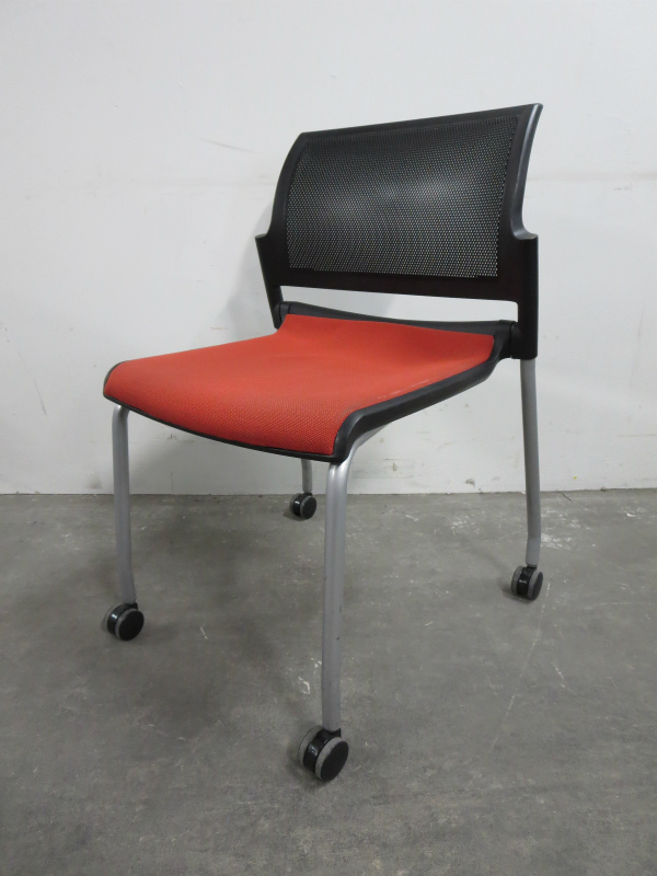 【3月限定価格！】■スタッキングチェア【水平・垂直収納可能！】レッド■ウチダ（UCHIDA）■ネスティングチェア
                        
                                    中古
            