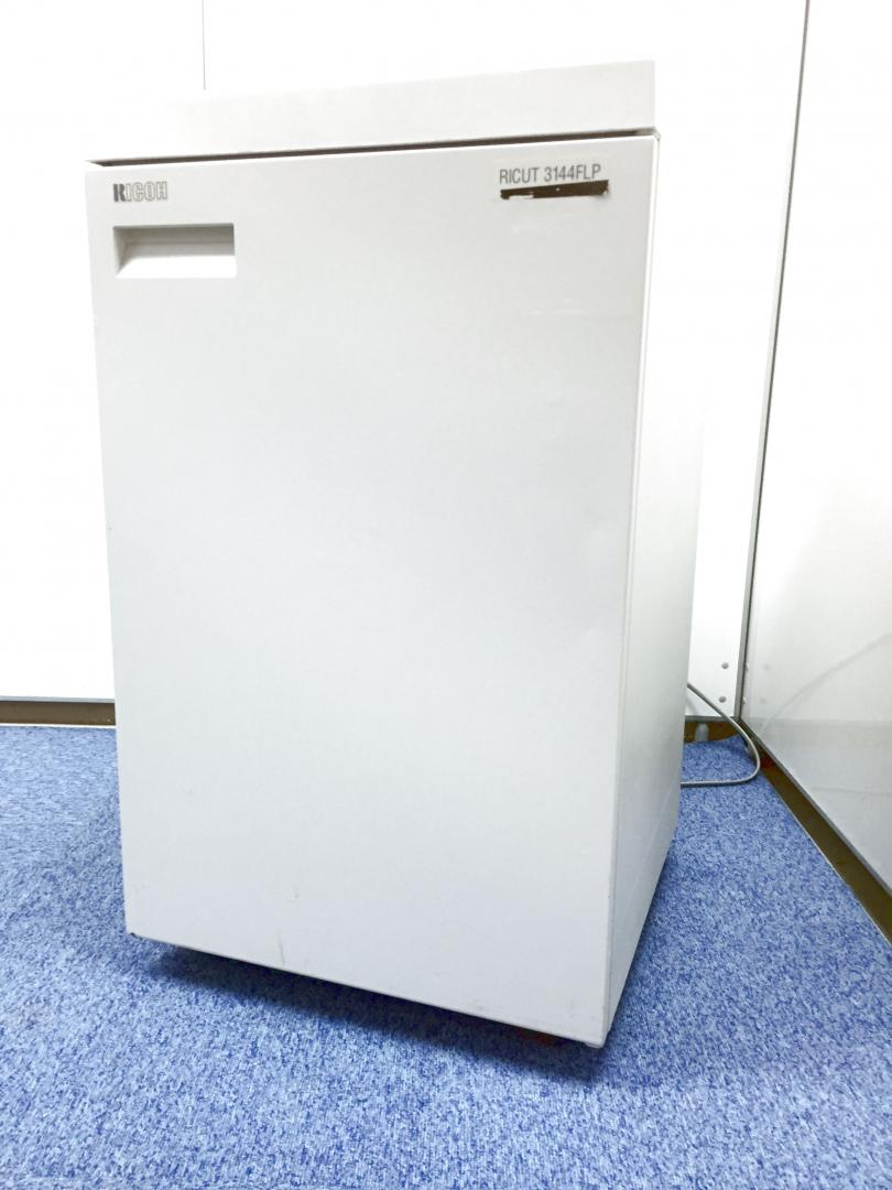 【同時裁断20枚可能】クロスカット方式・定価588,000円の商品が、中古でこの価格！
                        
                                    中古
            