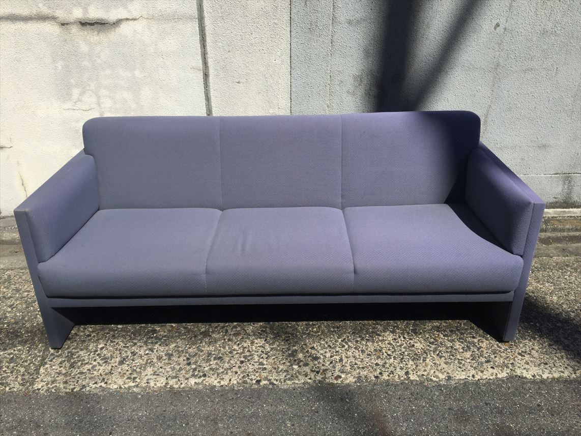 【限定一台】３人掛用ソファー入荷しました！！
                        
                                    中古
            