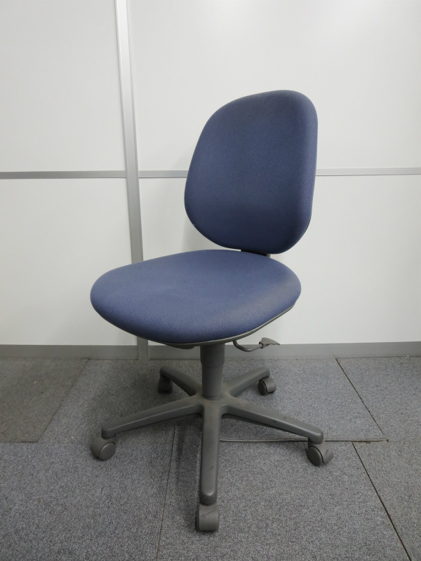 【ラスト1脚！】■ウチダ　ジャストチェア（肘無）ブルー ■ワーカーの体にJUST FIT！
                        ジャスト
                                    中古
            