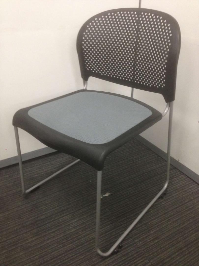 【スタッキングチェア】シンプルデザイン【グレー】人気タイプ
                        
                                    中古
            