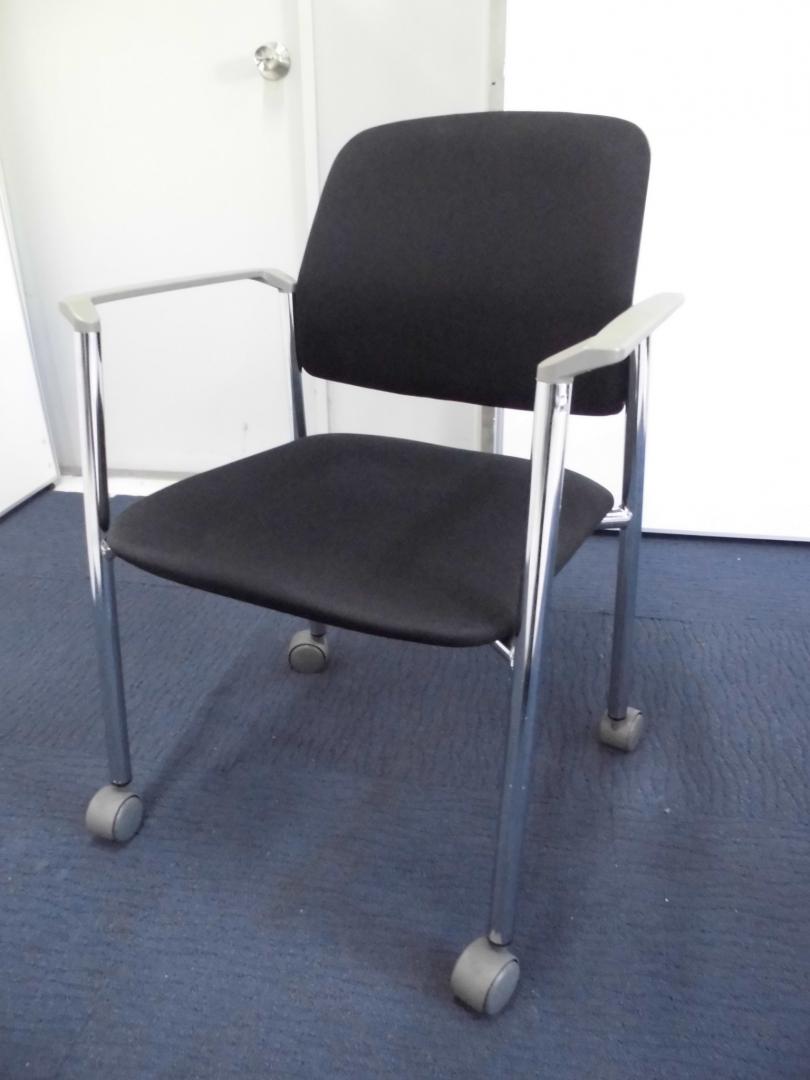 【在庫処分値下げ！】肘付スタッキングチェア(キャスター付)｜ブラック｜重ね合わせ可能でスッキリ収納！
                        
                                    中古
            