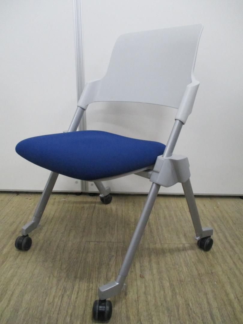 無いよりは有った方が良い?!キャスター付国産会議用チェア　アンフィ
                        アンフィ
                                    中古
            