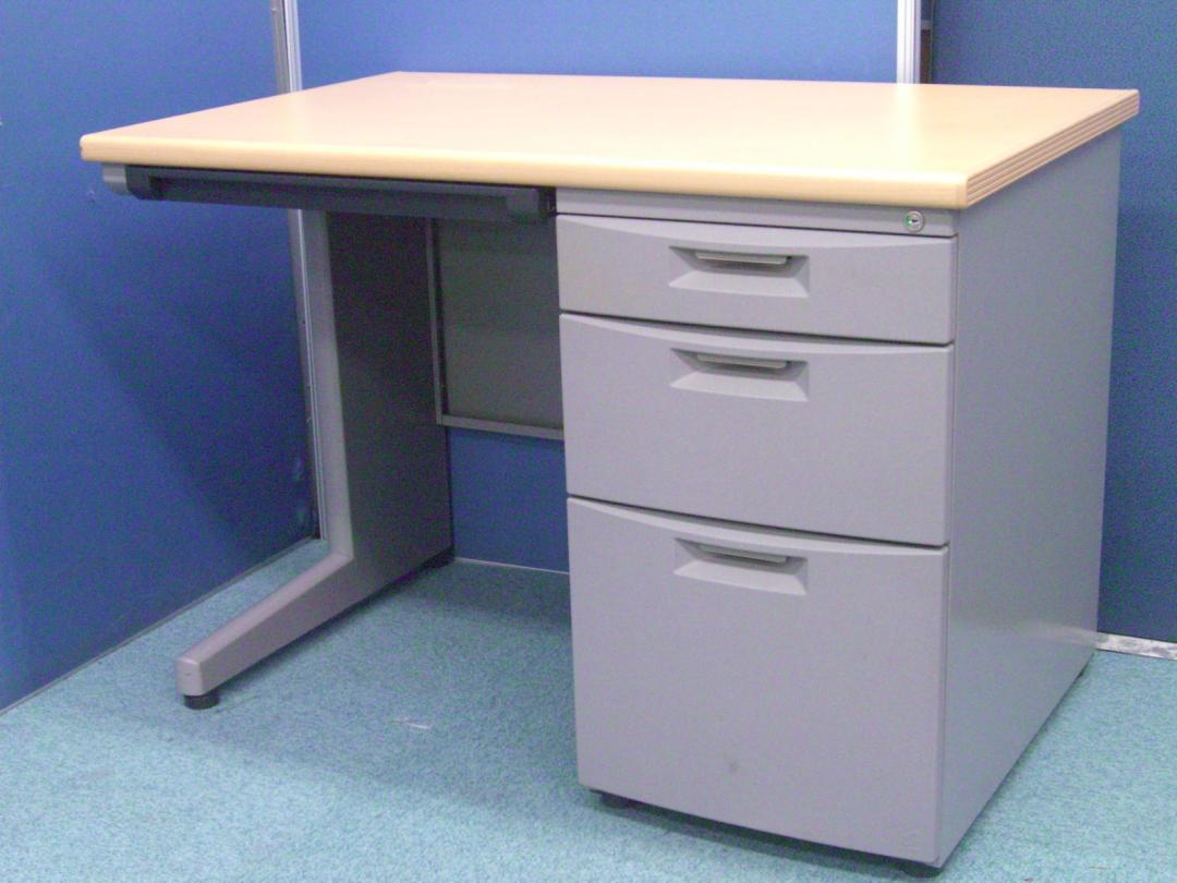 【9台入荷】■国内人気メーカーイトーキ製ＣＺ■丈夫で長持ち！■天板が木目で珍しい！！！！！
                        CZ
                                    中古
            