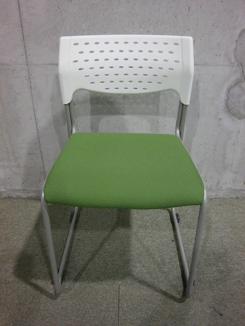 スタッキングチェアー　重ねて収納可能【関東倉庫在庫】
                        
                                    中古
            