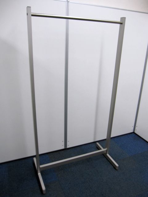 【オフィスアクセサリー】美品　コートスタンド スチールフレーム(アジャスタータイプ)【耐荷重も分かりやすく表示させれています】
                        
                                    中古
            