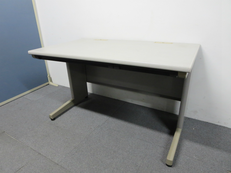 ■平机（天板木目柄）W1200mm　■イトーキ・CZデスクシリーズ　■※脚部に割れがある為お安く！【おつとめ特価品】
                        CZ
                                    中古
            