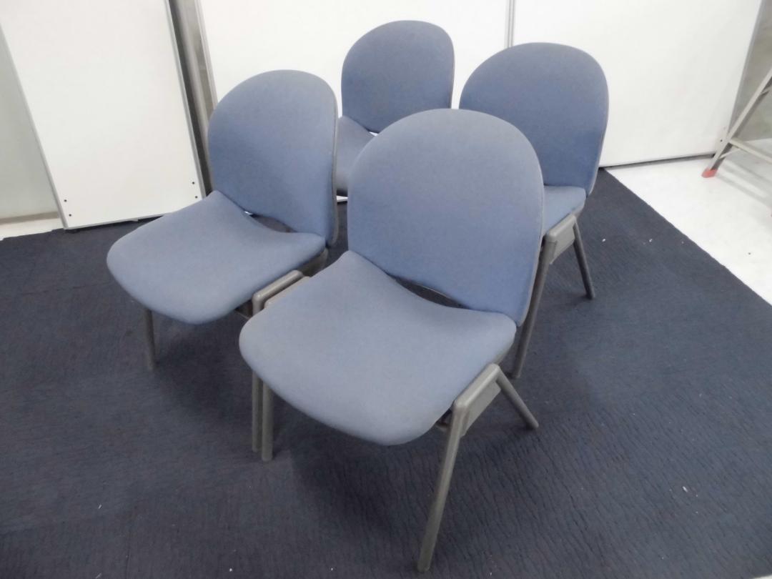 【収納に便利！】コクヨ｜スタッキングチェア4脚セット｜ブルー｜クッションタイプ
                        
                                    中古
            