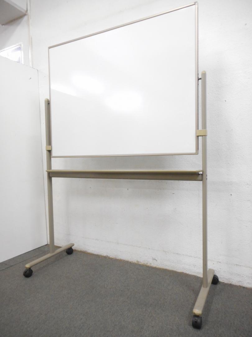 ■両面ホワイトボード　■W1200mmサイズ　■プラス【PLUS】・脚付ボード
                        
                                    中古
            