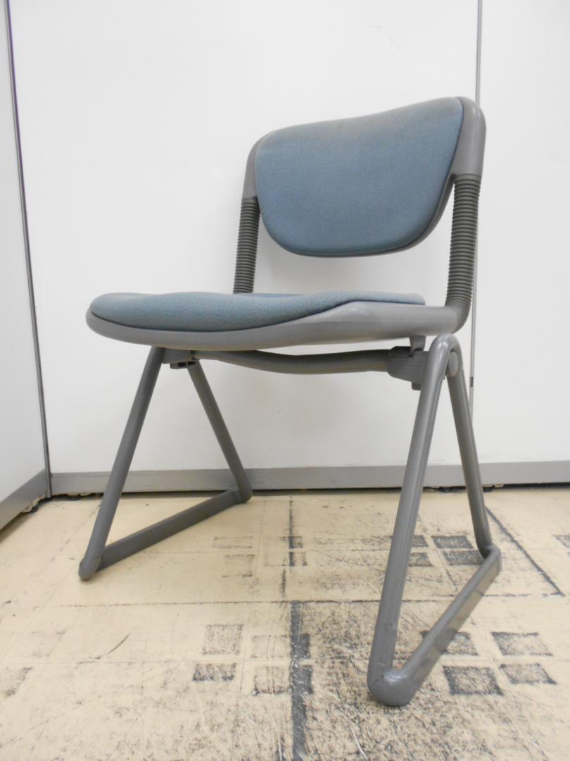 イトーキ製のバーテブラのスタッキングチェアです。
                        バーテブラ
                                    中古
            