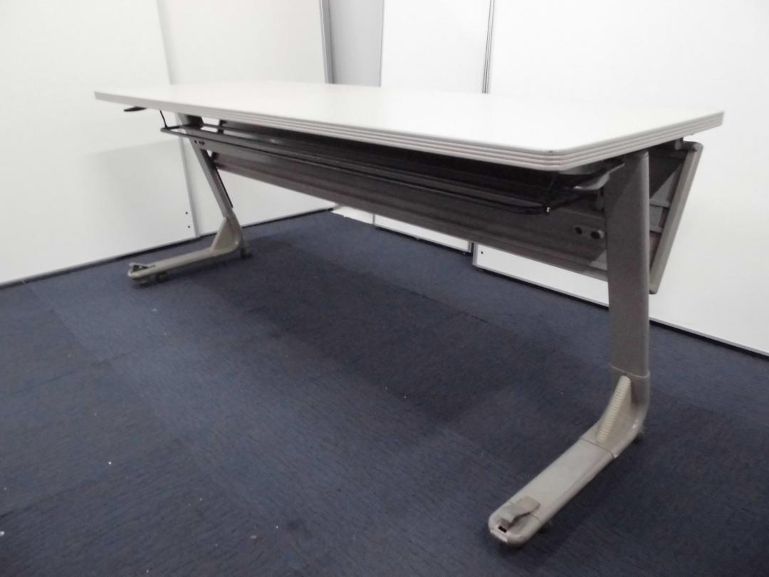 【幕板付き】サイドスタックテーブル｜キャスター付きで移動・収納もお手軽に！｜グレー【イトーキ製】
                        
                                    中古
            