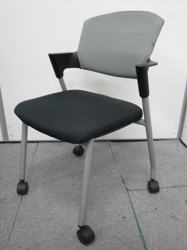 【コクヨ製スタックチェア　プロッティ】重ねて収納+キャスター付の為、移動もラクラク
                        プロッティ
                                    中古
            