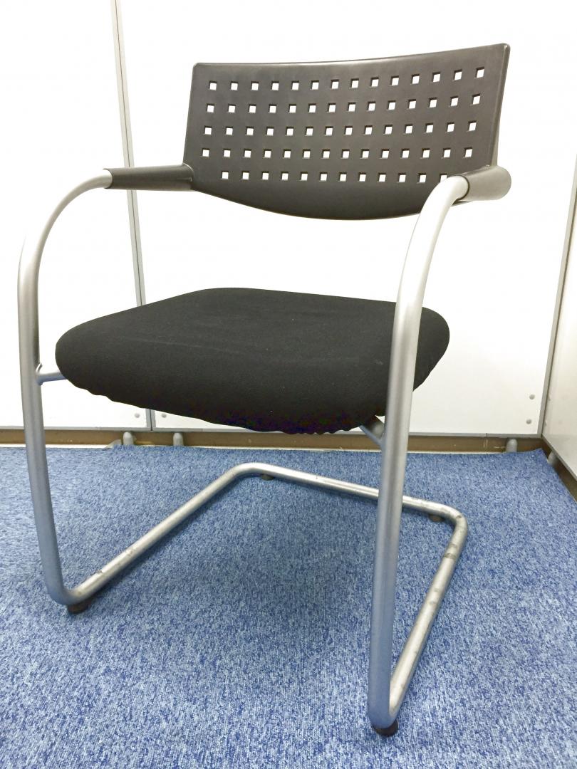 【処分価格！2脚限定】デザイナーズ家具入荷しました！ブラックカラーのビザビチェア！
                        ビザビ
                                    中古
            